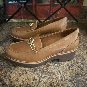 New Naturalizer Cabaret-O Lug Sole Loafer with Gold Detail size 9.5 Womens